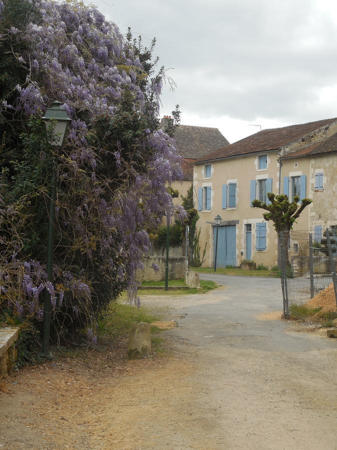 Hotel De L'Abbaye Saint Savin Bagian luar foto